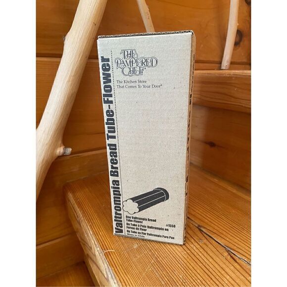 The Pampered Chef One Valtrompia Bread Tube-Flower #1550 New - Picture 1 of 3